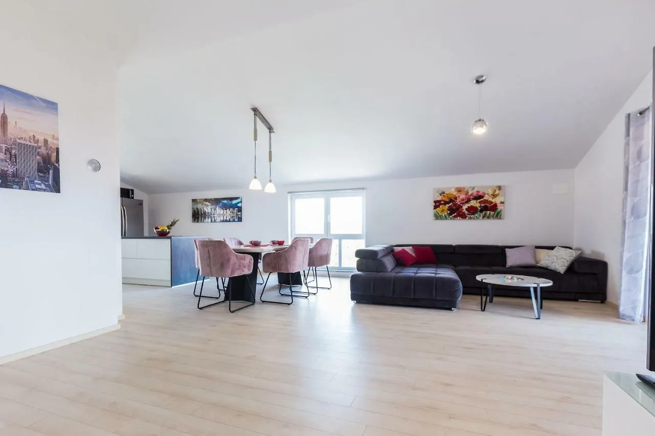 Ivan07 Spacious 3Br Apartment With Terrace Zadar Kroatien